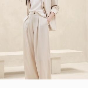 Banana Republic Cream elegant wide-leg pants